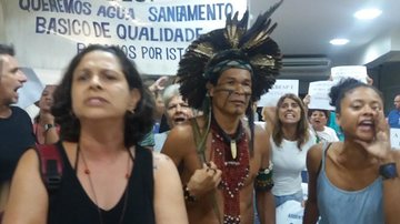 Manifestantes contrários à contratação da Sabesp - JCN