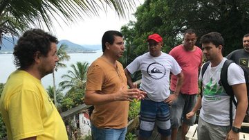 Prefeito esteve no local e explicou detalhes da obra para os moradores - Cláudio Rodrigues/PMI