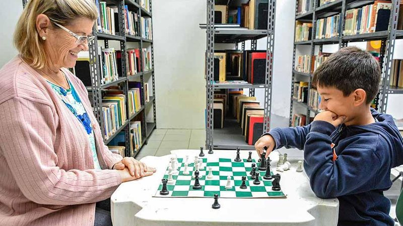 Diretoria de Esportes oferece curso de xadrez aos professores de Bertioga