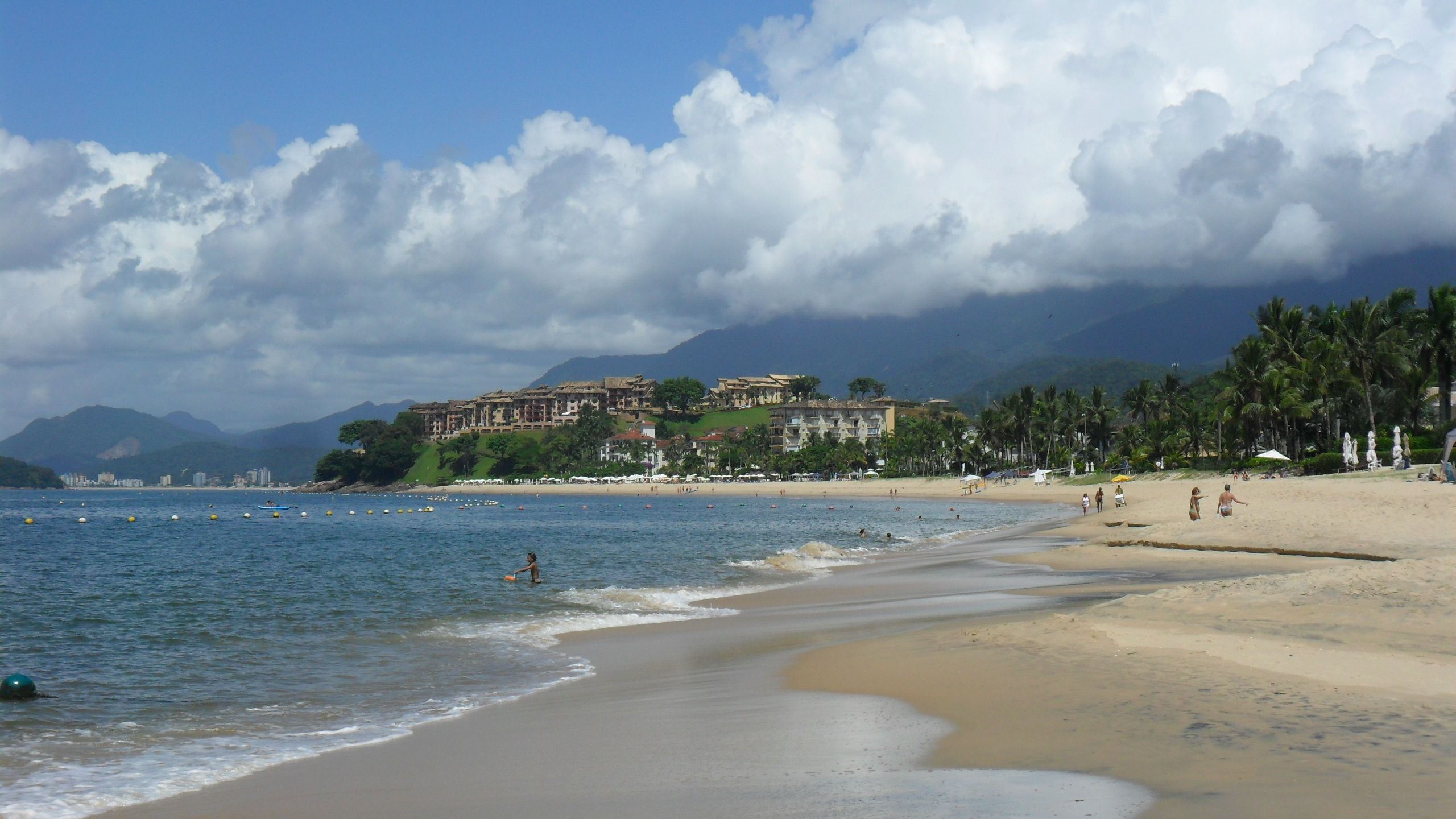 Praia de Tabatinga, em Caraguatatuba