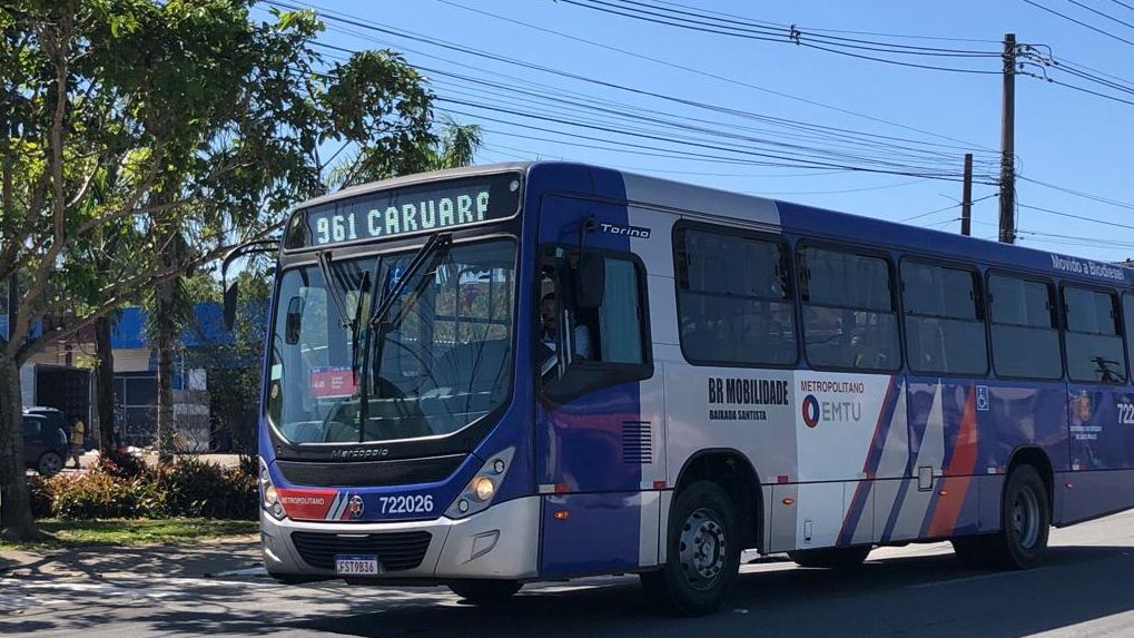 ônibus da EMTU intermunicipal 