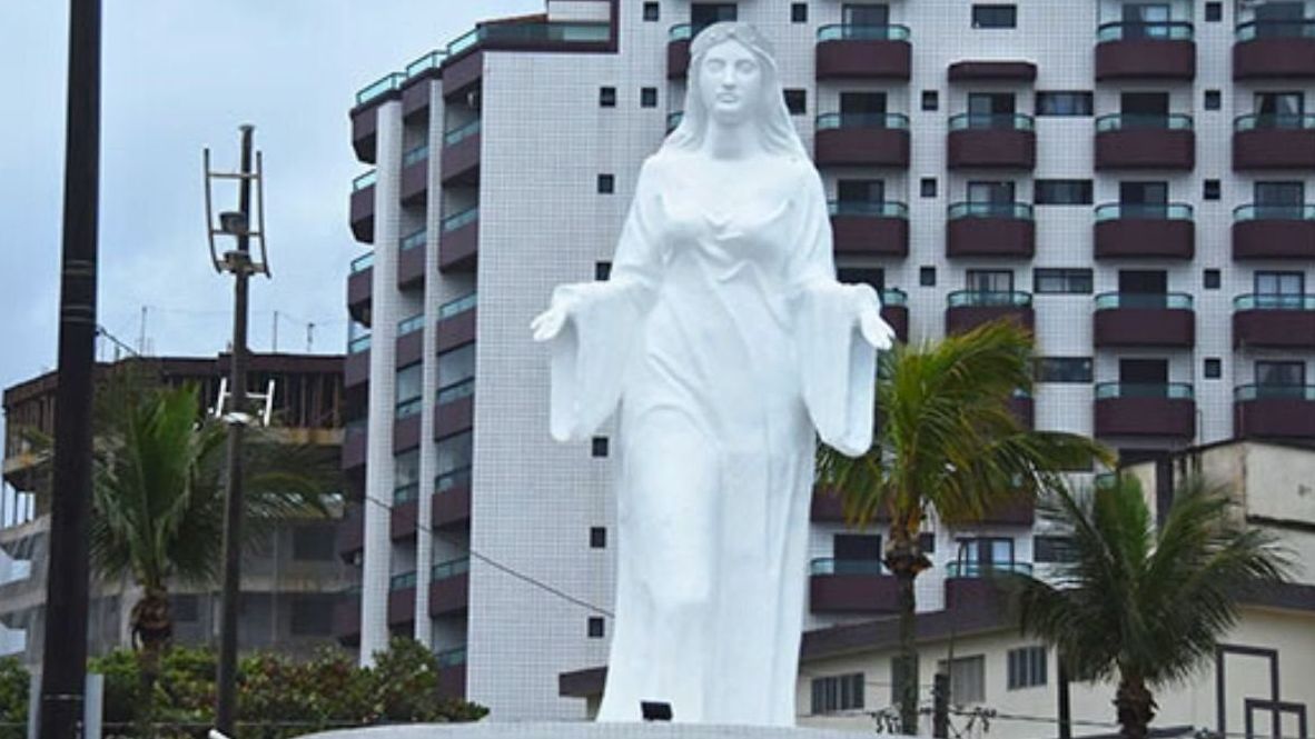 Estátua de Iemanjá branca
