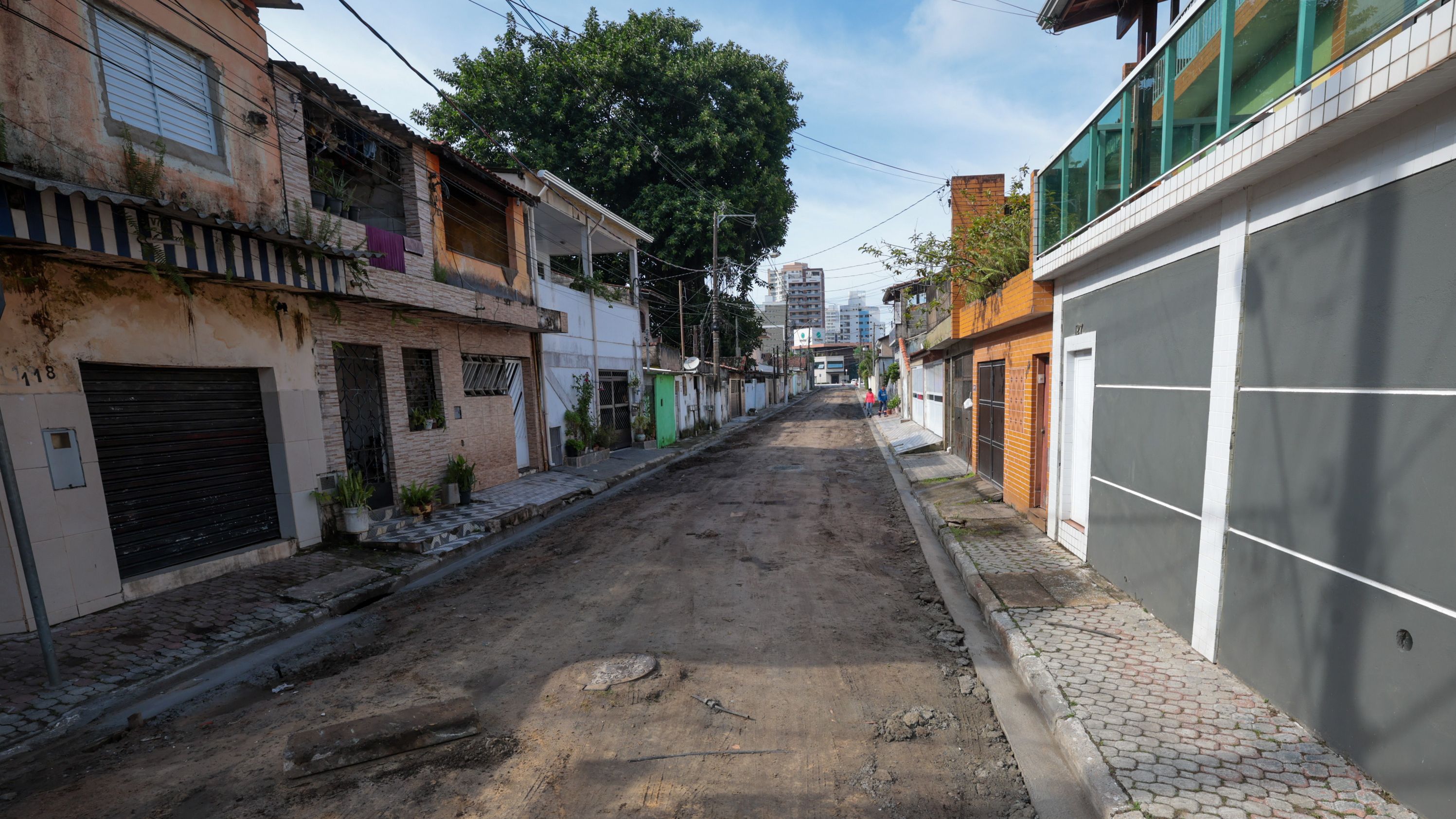 Rua em obras no Canto do Forte, em Praia Grande