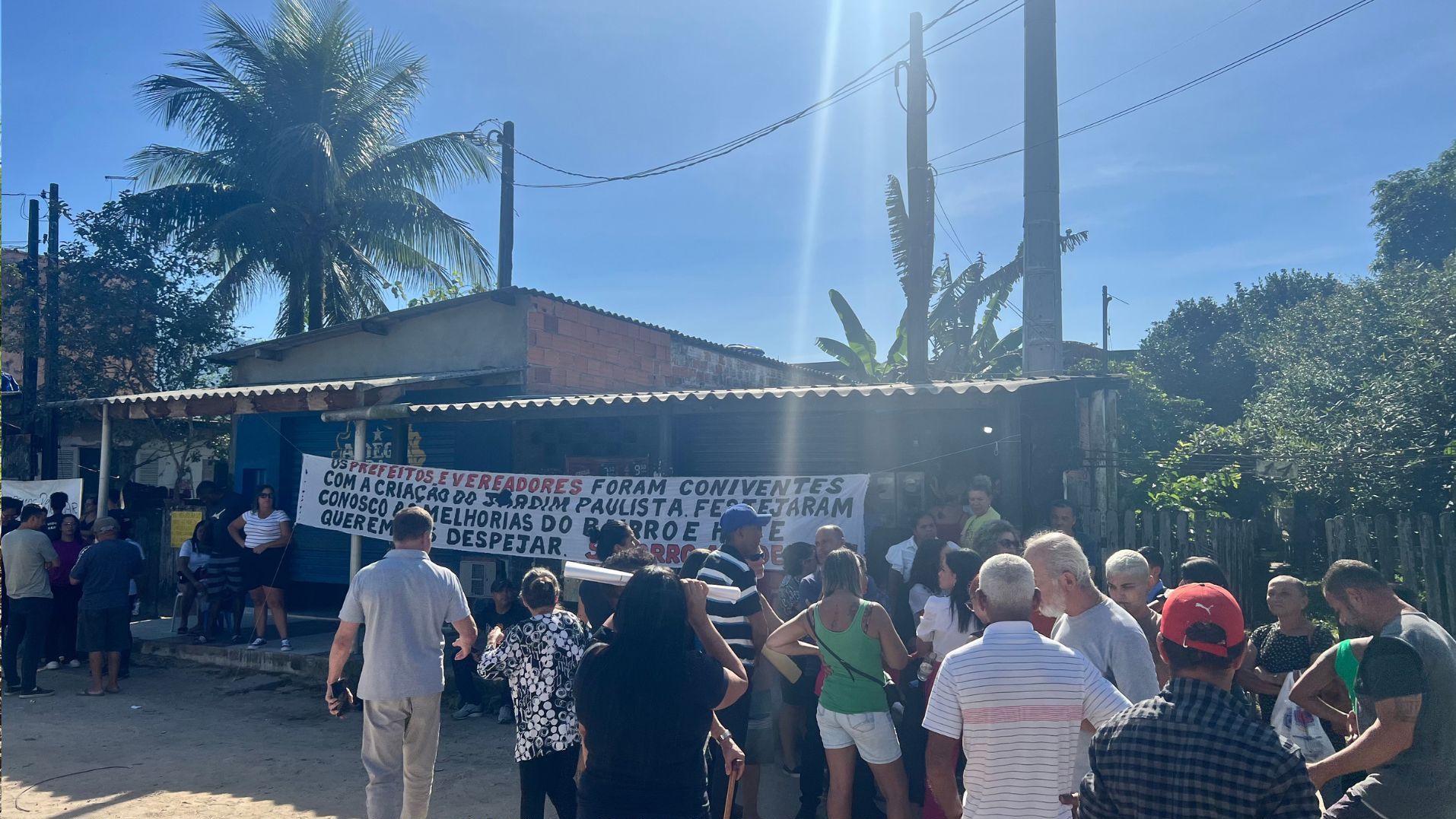Moradores protestaram durante a inspeção judicial - Foto: Portal Costa Norte 