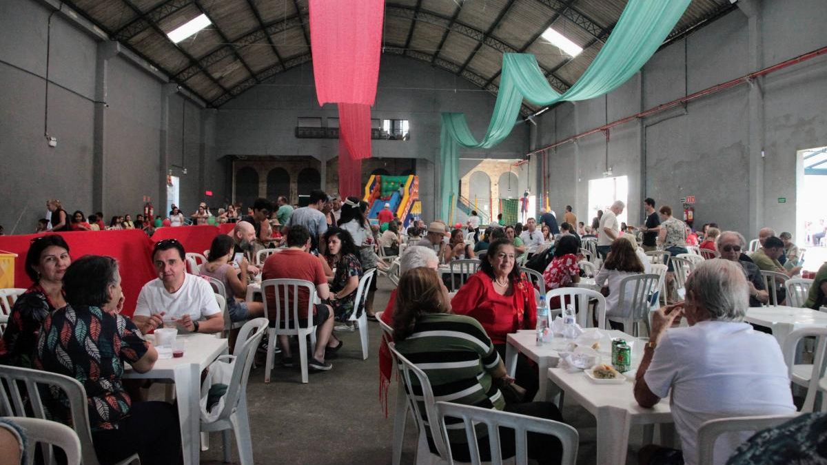 Praça de alimentação da Festa de Portugal