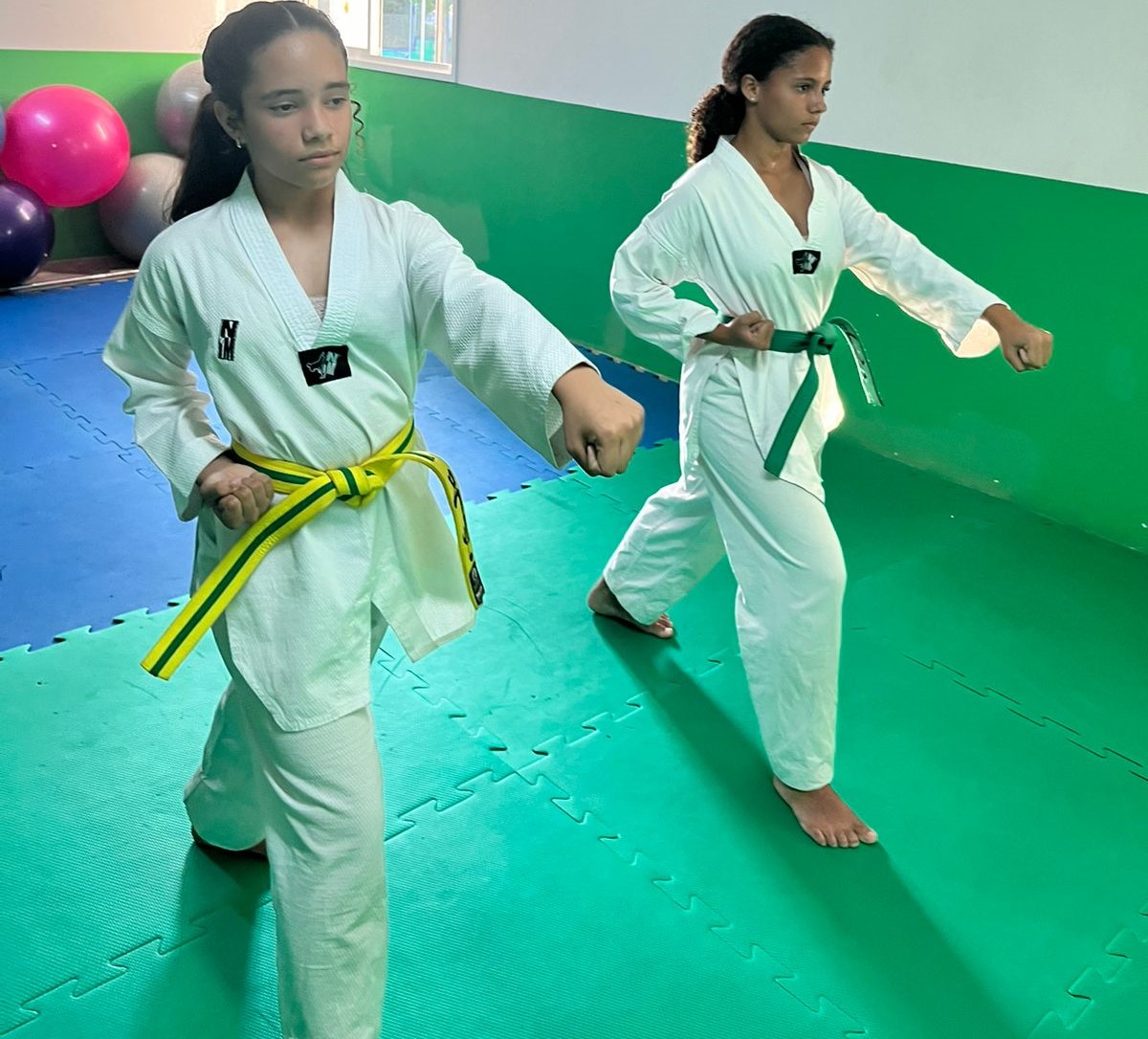Atletas de Taekwondo Ilhabela