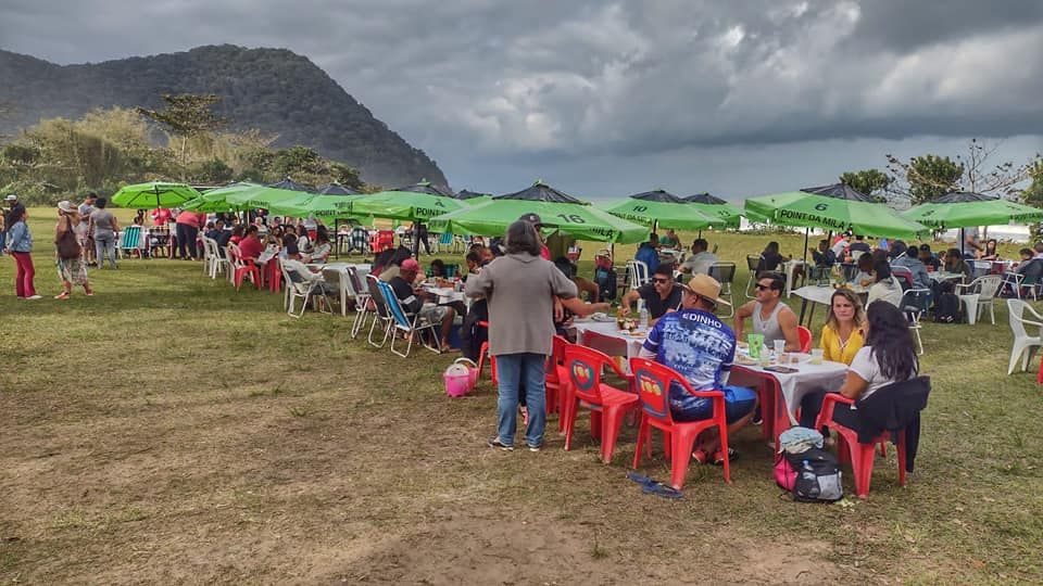 A paisagem do entorno da festa na Prainha Branca já vale o passeio Festa da Tainha da Prainha Branca - Arquivo Sapb