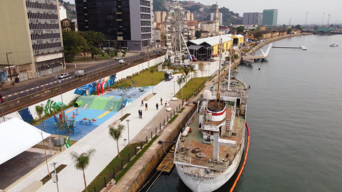 Navio em Santos