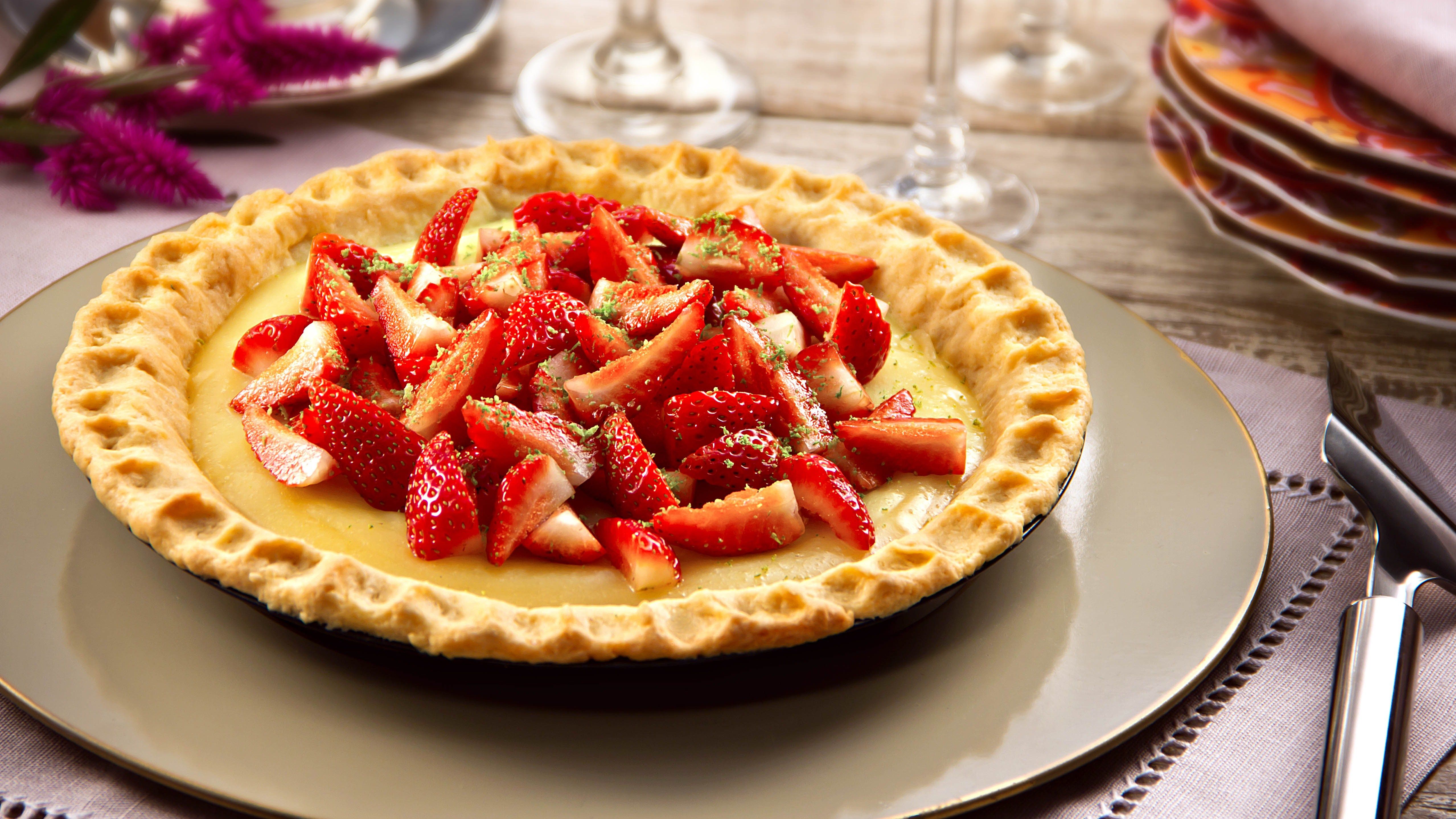 Torta de catupiry com morango