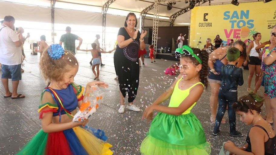 Carnaval nas Tendas Santos