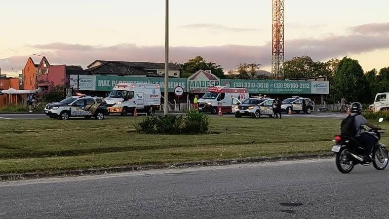 Acidente ocorreu no km 221 da rodovia após motorista perder controle do veículo - Reprodução/Aconteceu em Bertioga