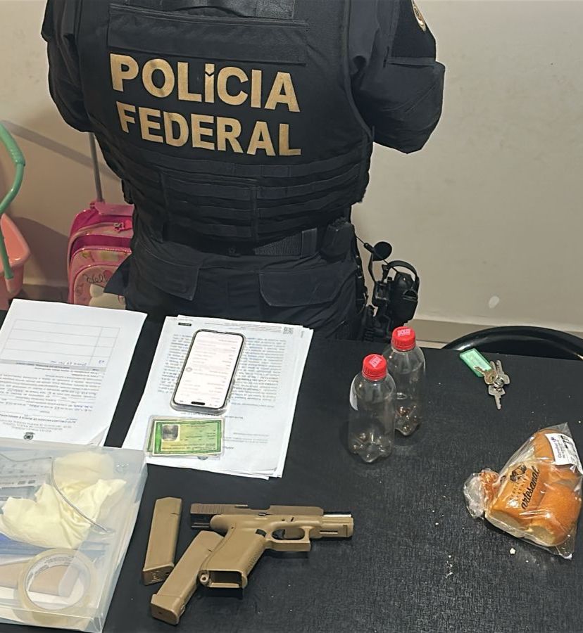 Suspeitos negociavam a venda de um contêiner contendo 23 toneladas de fios de cobre, avaliado em R$ 3,2 milhões - Divulgação/PF