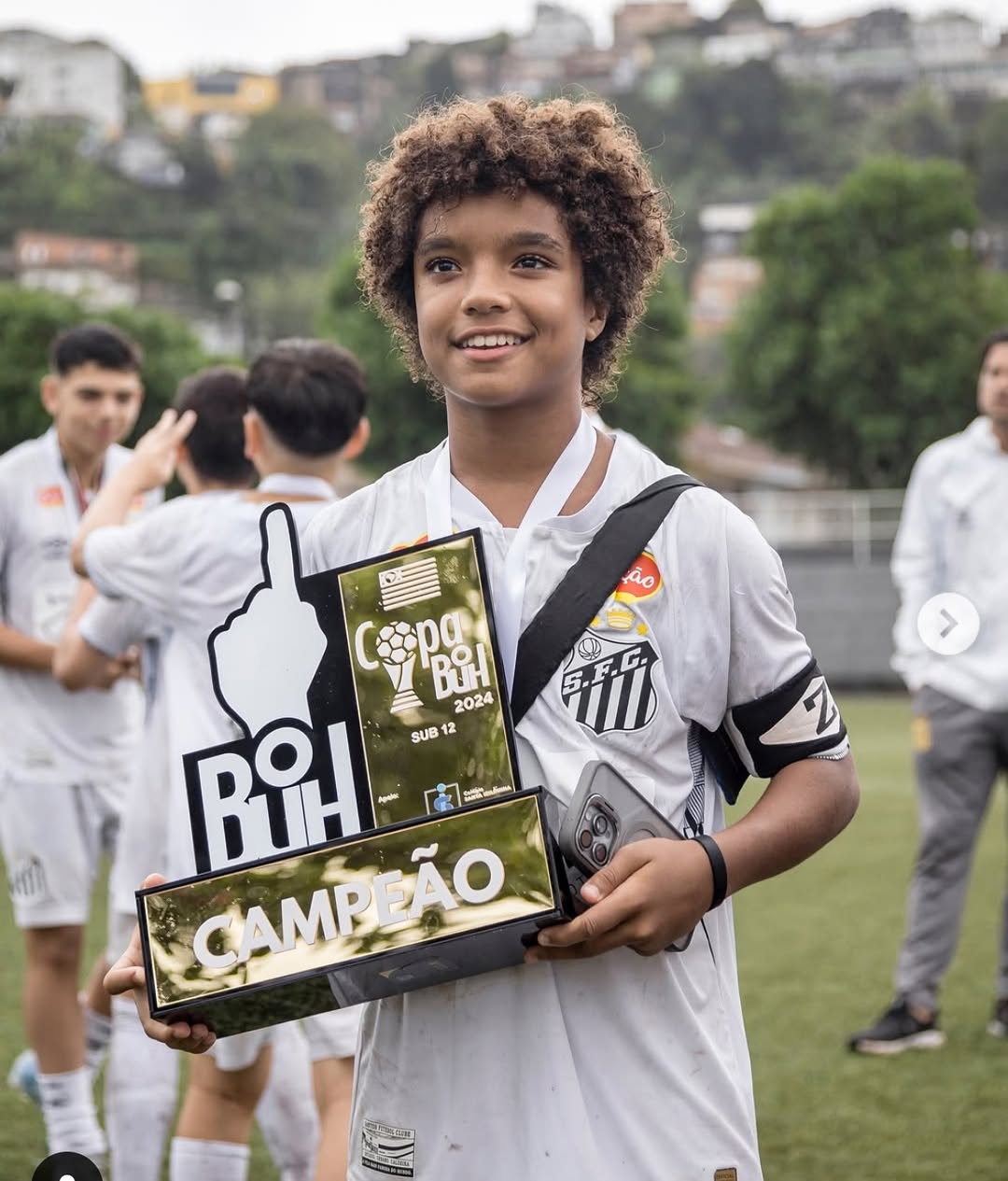 Saiba quem é o prodígio da base do Santos, alçado a ‘novo Neymar’; futebol do menino de 12 anos impressiona