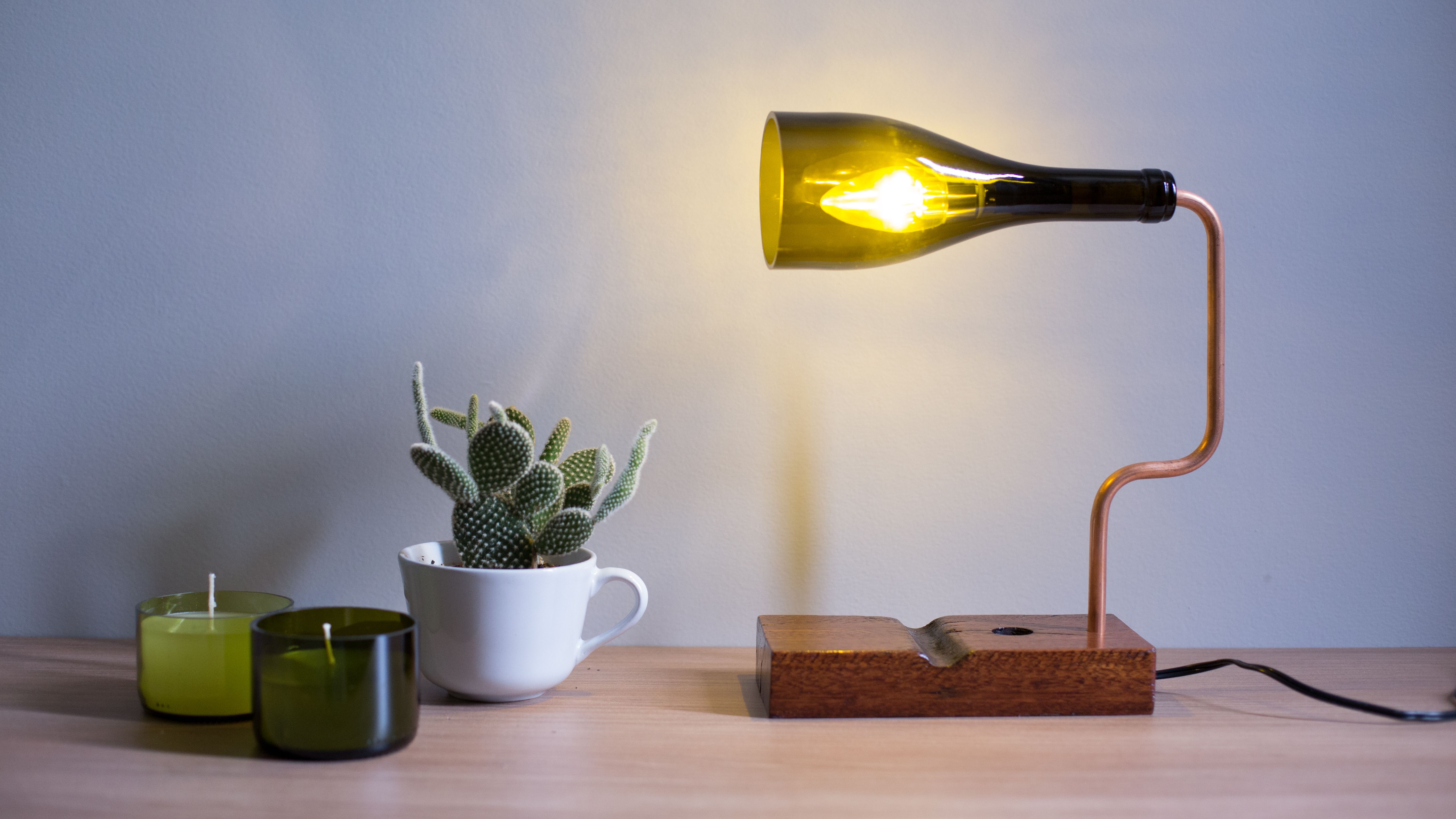 pautada pela sustentabilidade, ArtWood, luminária bivolt
