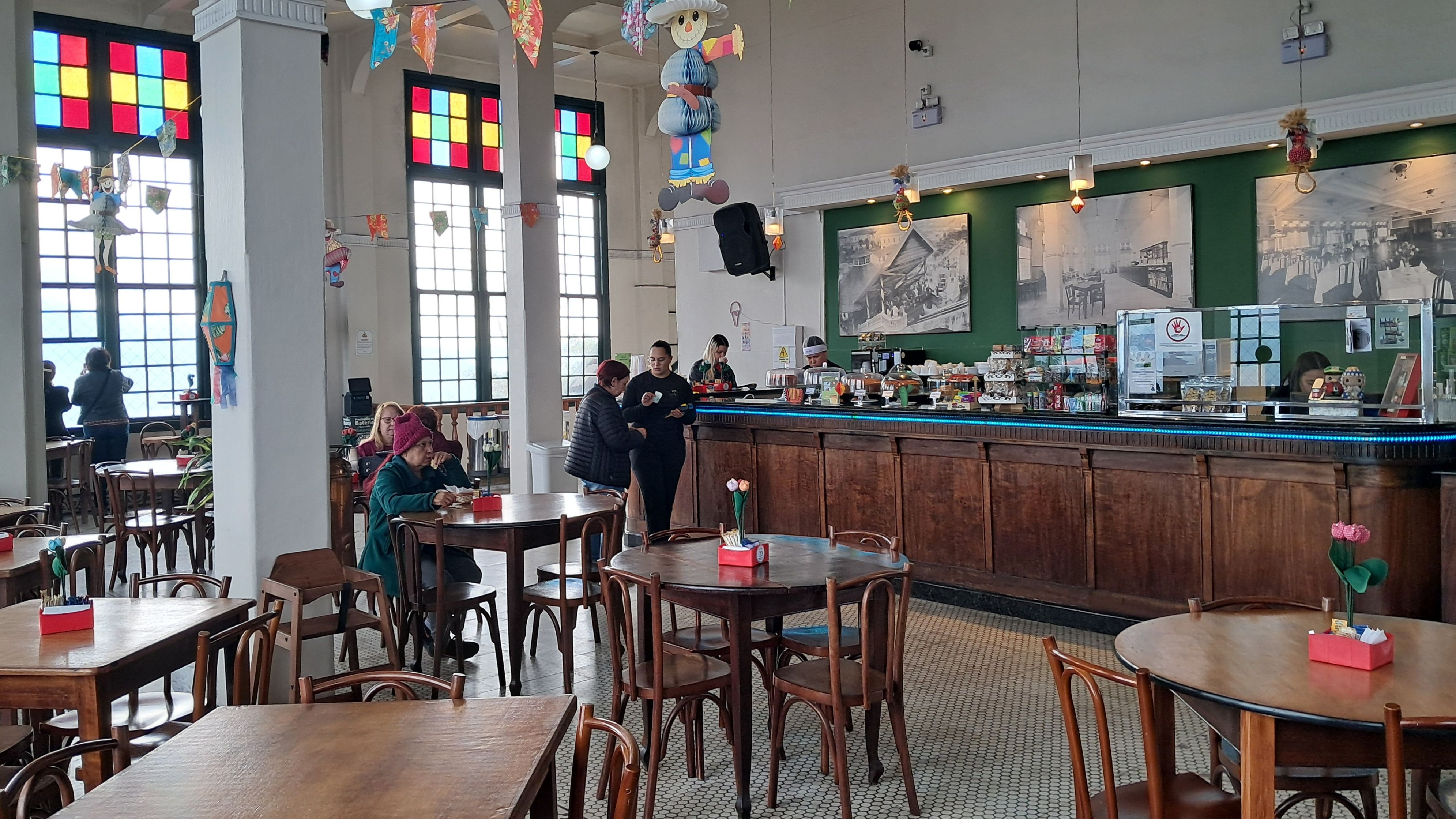 cafeteria-monte-serrat-santos