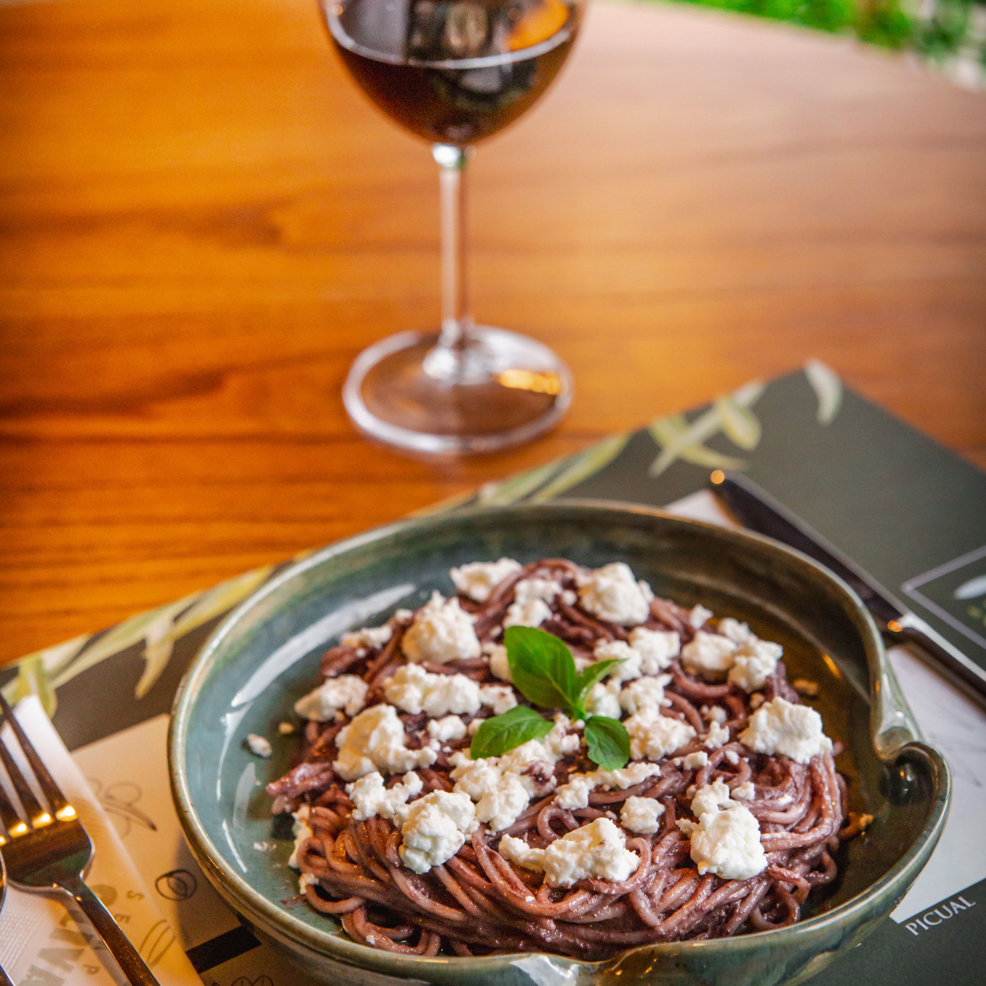 Spaghetti ao Tapenade, do Sempre Olivas, de Cunha, SP - Divulgação