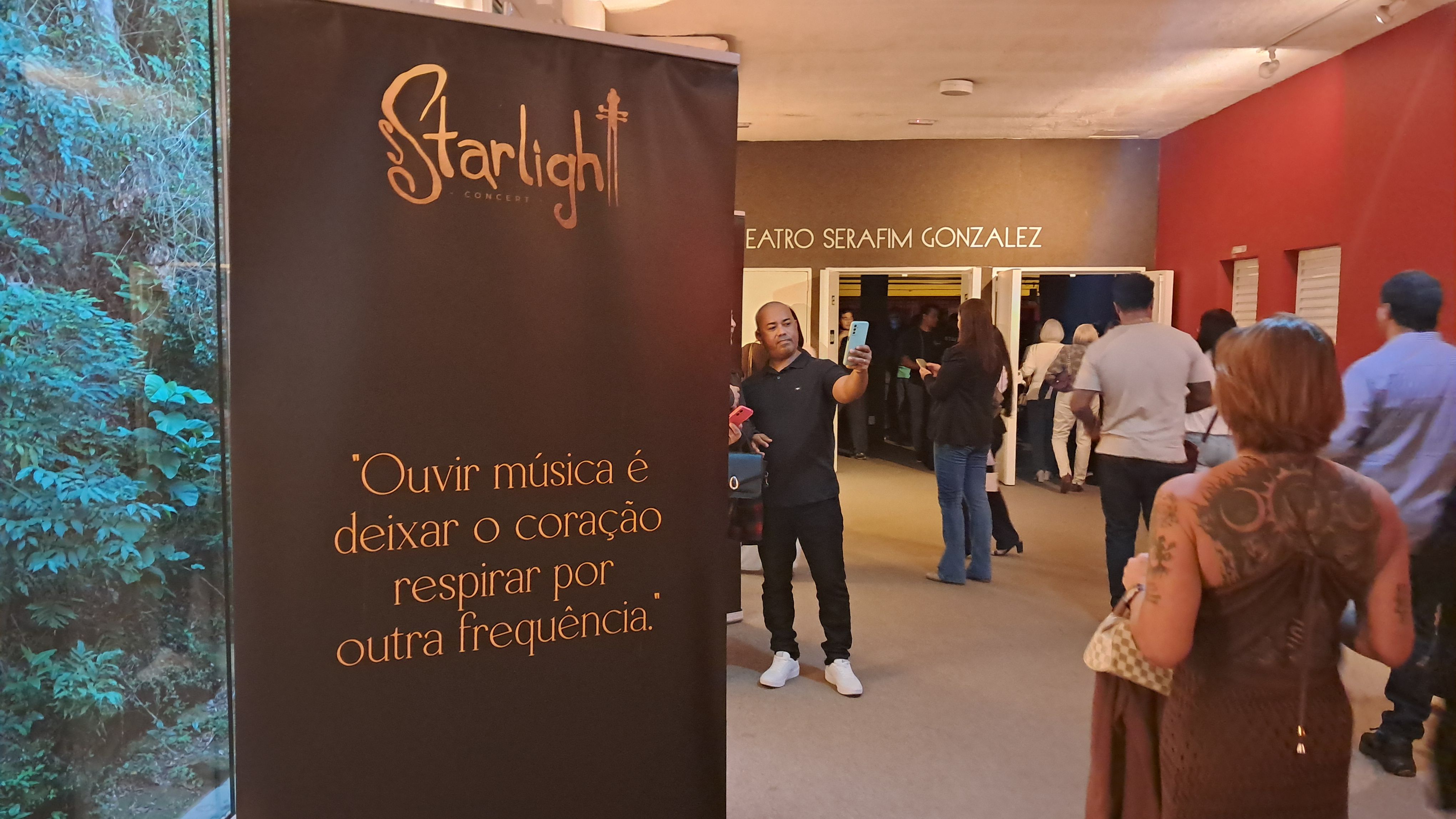 Entrada teatro Serafim Gonzalez