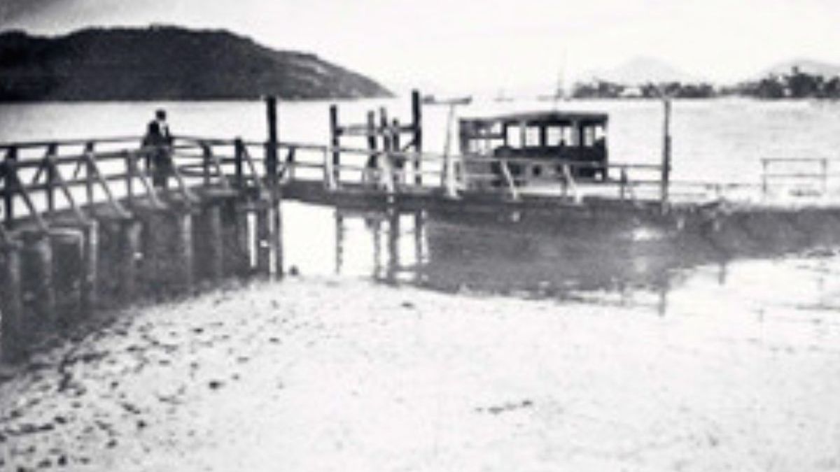 Travessia Santos-Guarujá antigamente