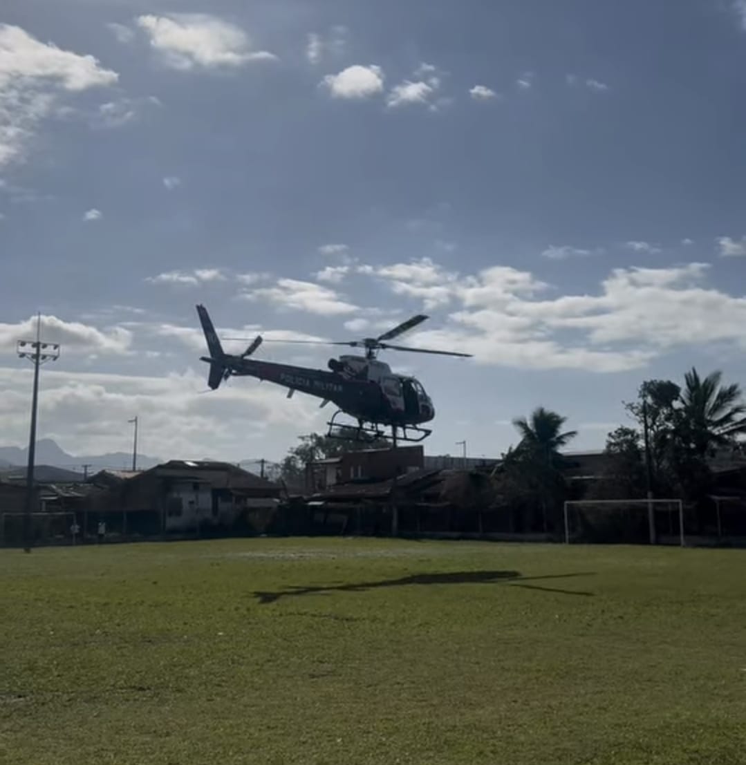 Helicóptero Águia levantou voo no Morro do Olaria e atua na ocorrência - Reprodução/weber