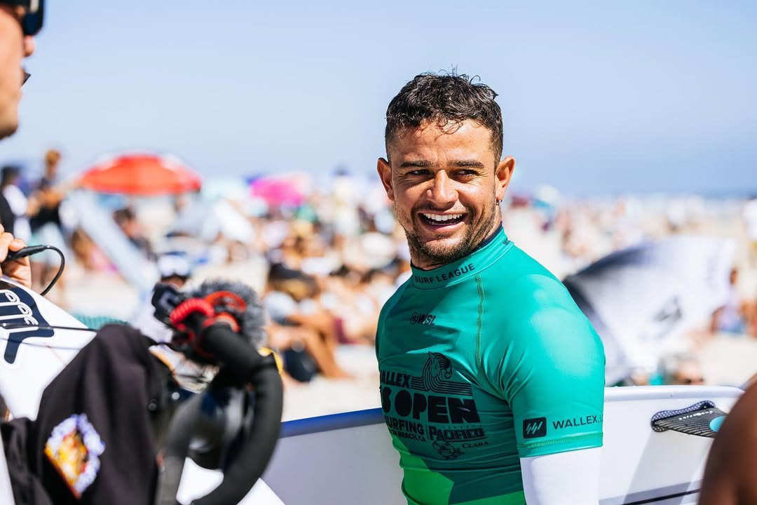 Filha de surfista profissional impressiona no skate e no surfe com apenas 3 anos; veja