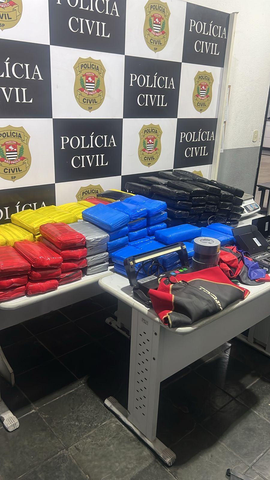 Mais de 180 kg de cocaína apreendidos no Guarujá levanta suspeita de tráfico internacional