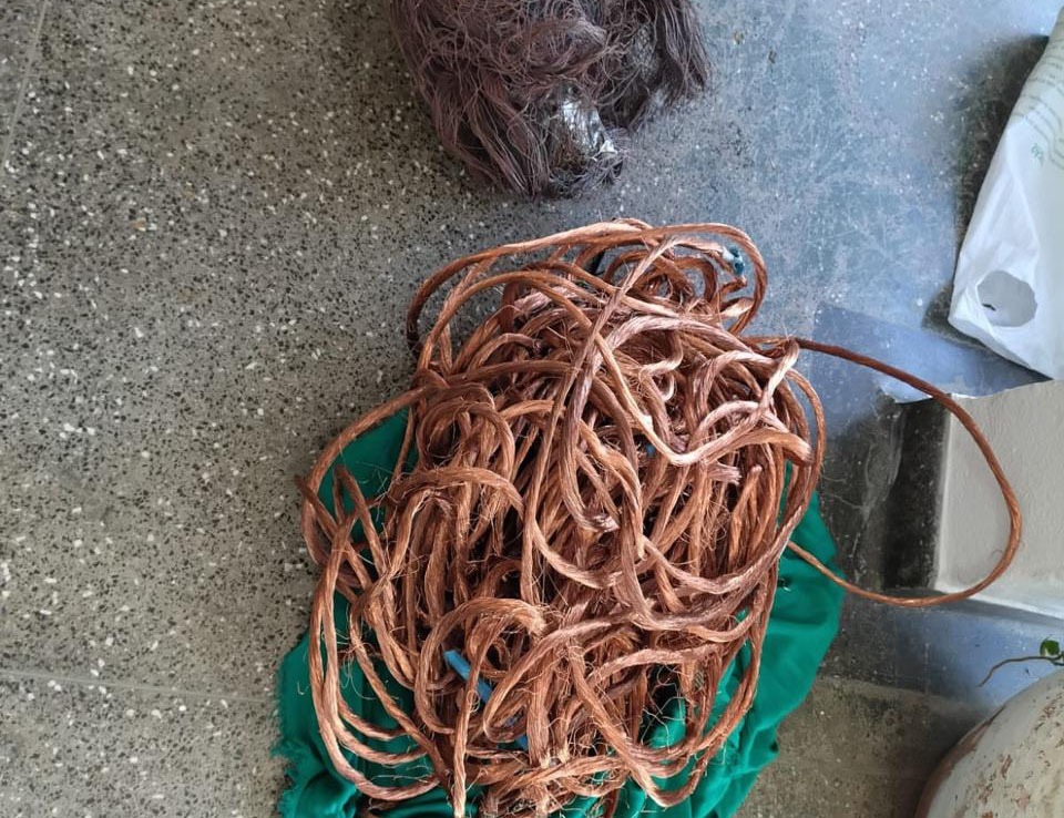 Quatro homens são presos por furto e receptação de cobre em São Sebastião