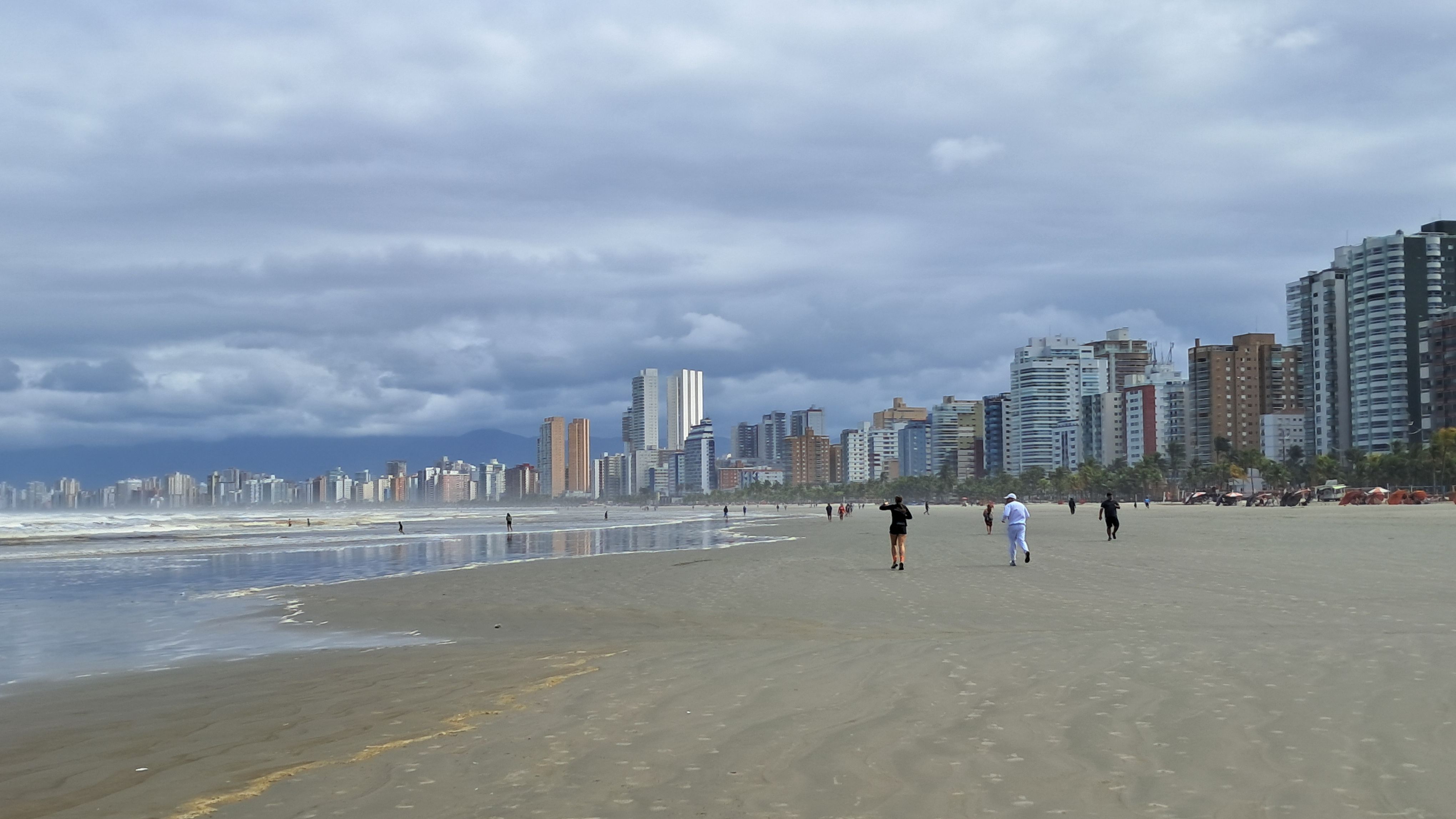 Praia do Canto do Forte, em Praia Grande