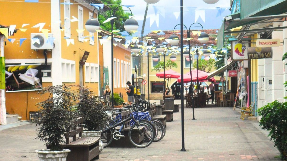 Rua do Meio em Ilhabela