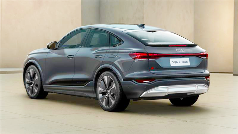 Traseira do Audi SQ6 Sportback e-tron
