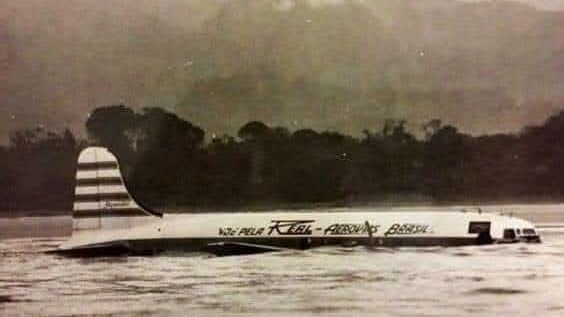 O avião parou nas proximidades da Ilha das Couves, a cerca de 300 metros da faixa de areia - Reprodução