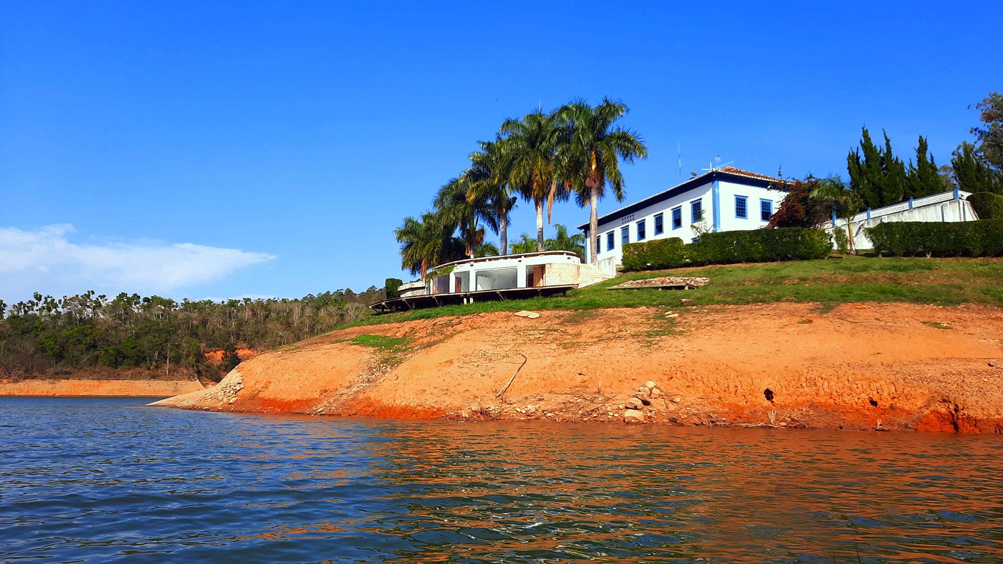 Uma das paradas dos passeios é um casarão colonial às margens da represa - Foto Reginaldo Pupo