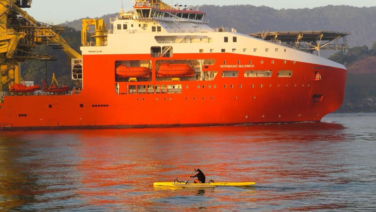 Canoísta de Santos busca desafio de mais de 24 horas em mar aberto