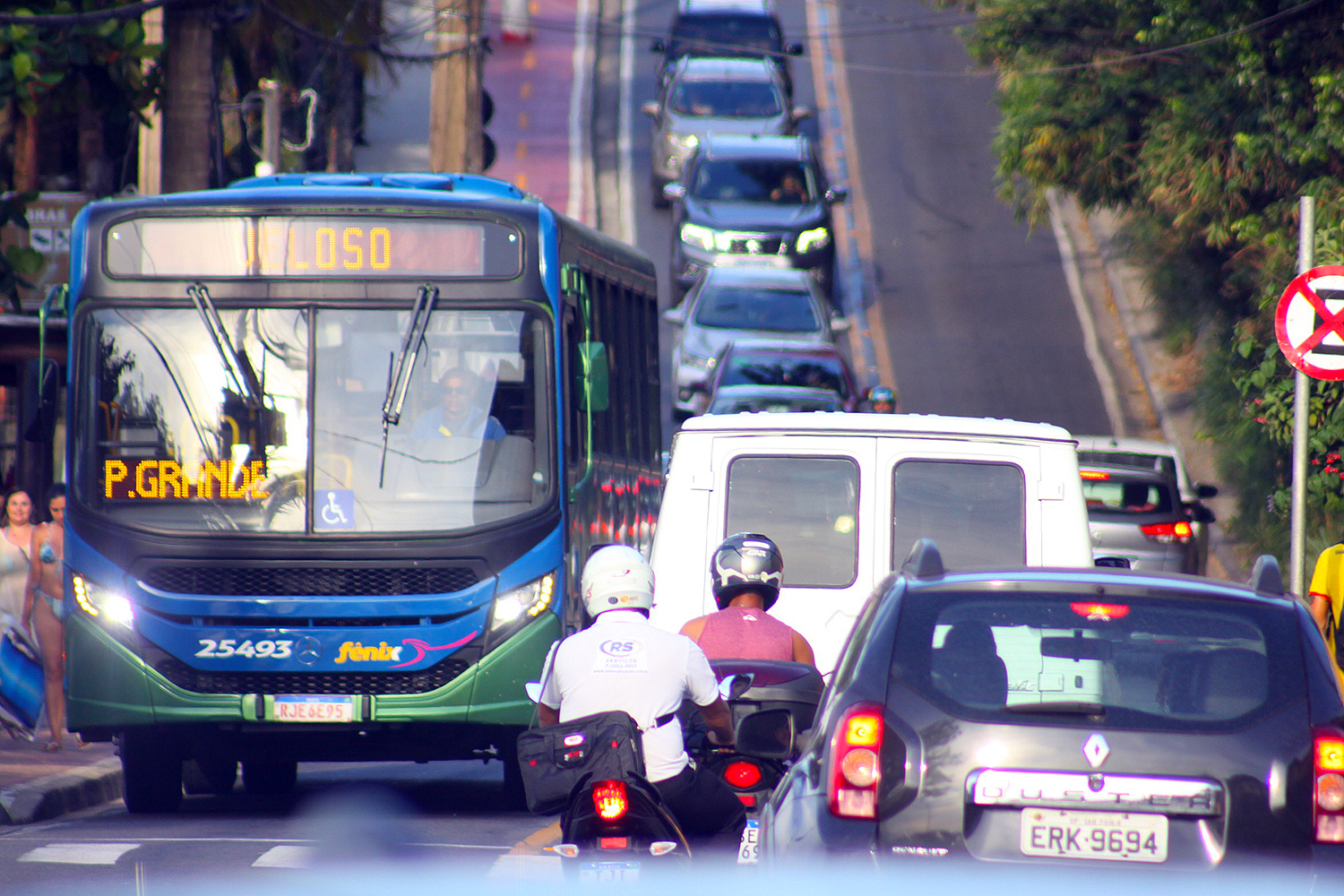 Congestionamento nas proximidades da Ilha das Cabras, em Ilhabela, que adotará medidas para controlar o fluxo