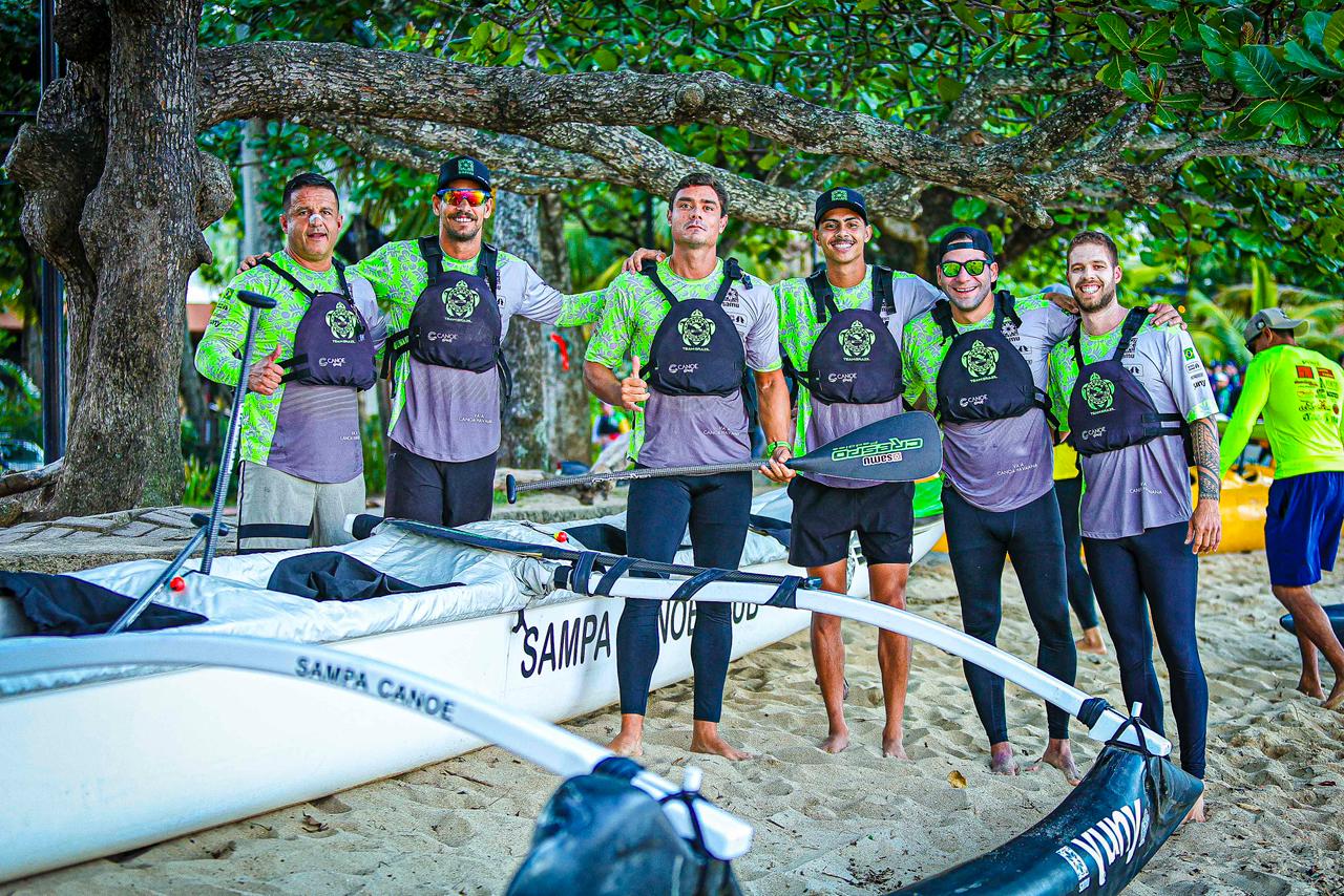 Canoistas de Bertioga se destacam em prova de 90km com mar revolto e forte ondulação em Ilhabela