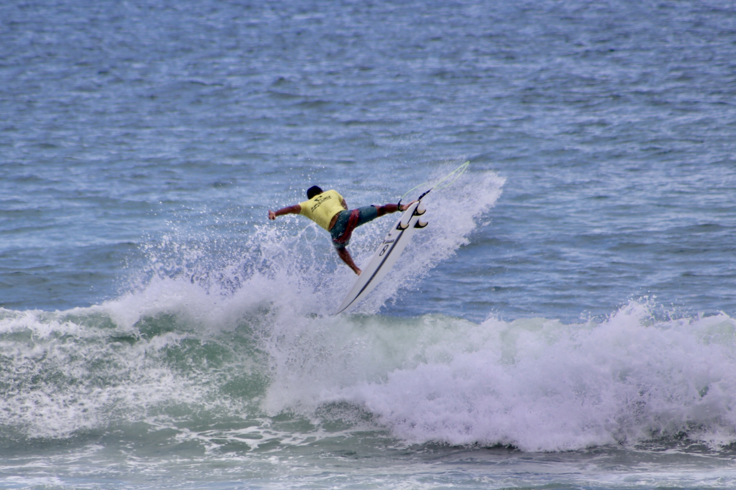 surfe praia das pitangueiras