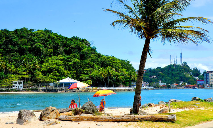 Praia da Boca da Barra: o encontro das águas que inspirou a arte em Itanhaém