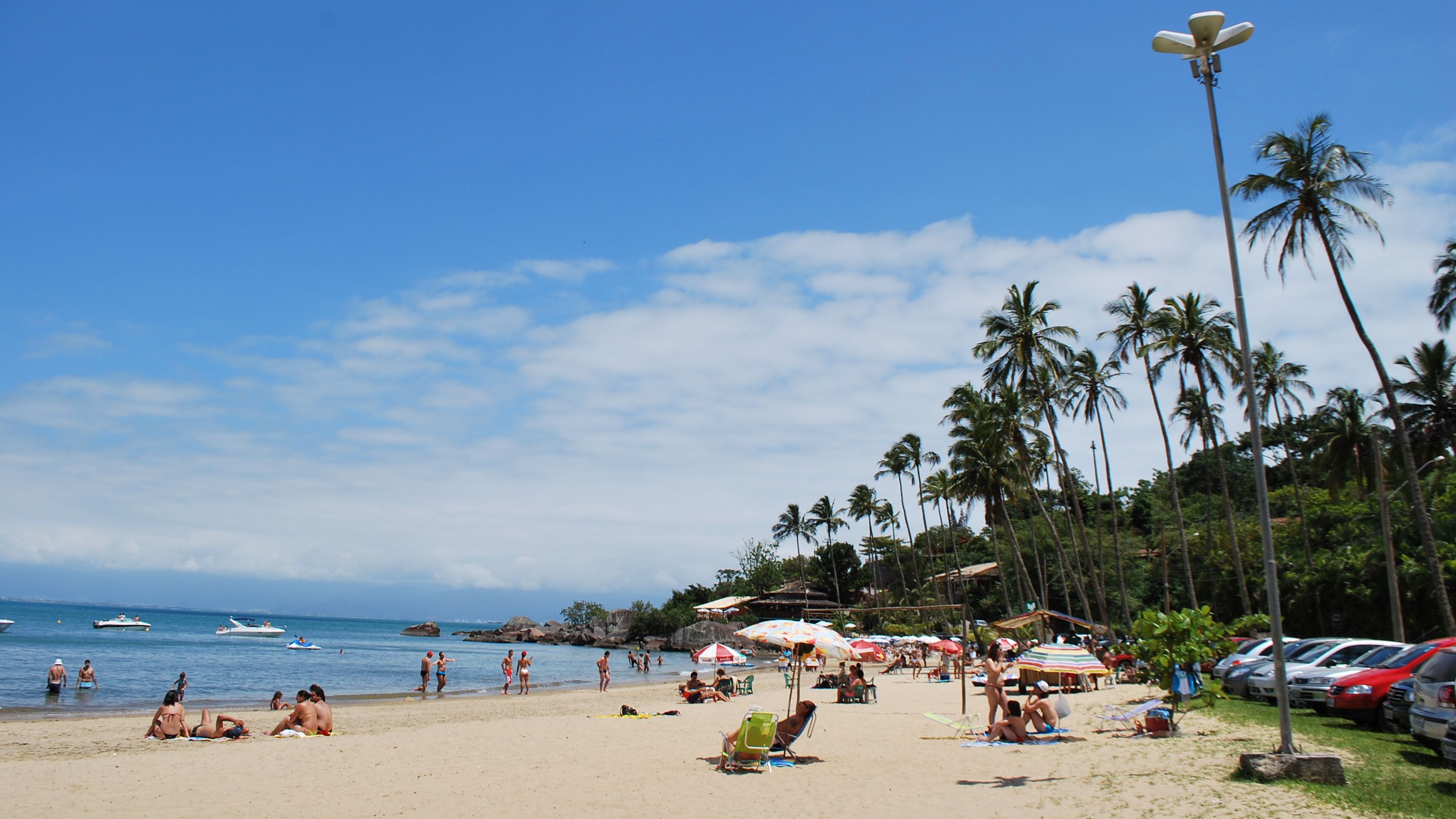 Praia da Pedra do Sino: o mistério das pedras que cantam em Ilhabela