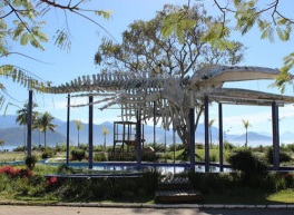Praça da Baleia em Ubatuba