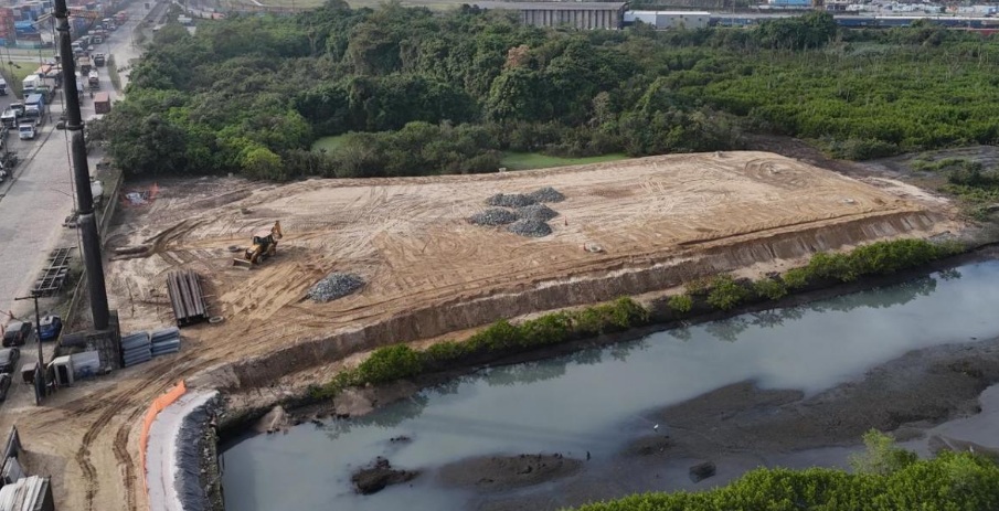 Imagem da área onde a obra está sendo executada