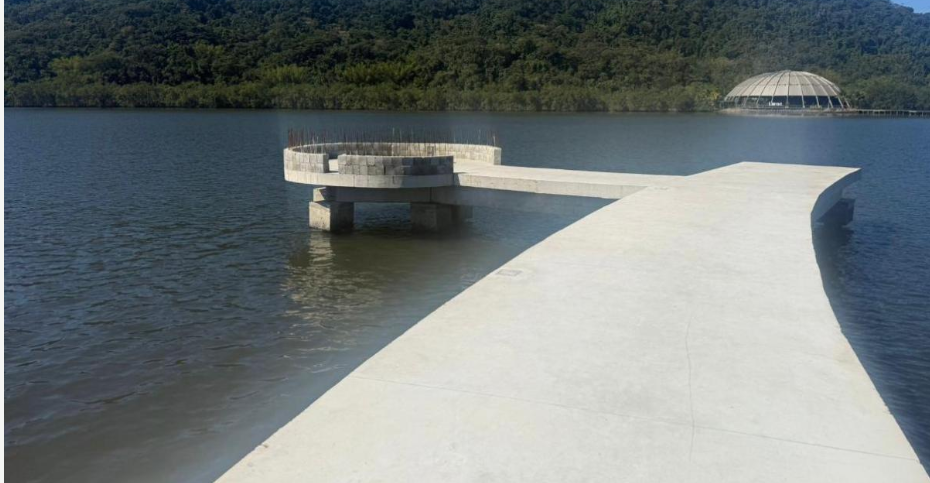 foto do píer quase concluído