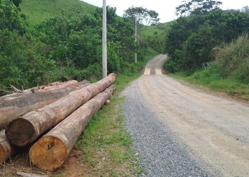 Imagem de material usado na reforma