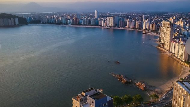 Imagem da praia do Gonzaguinha