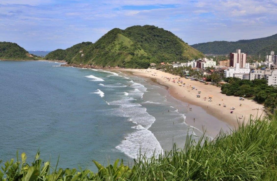 Imagem da praia do Tombo